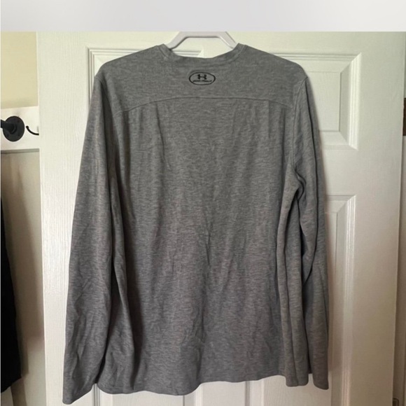Grey under armor long sleeve - Picture 3 of 3